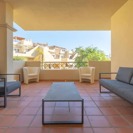 Toscana Hills Con Piscina En Esteponamarbella エステポナ