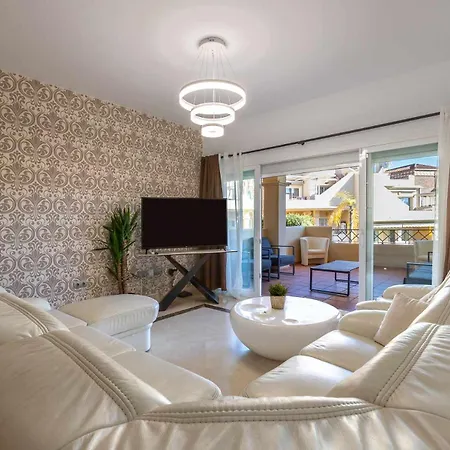 Toscana Hills Con Piscina En Esteponamarbella アパート